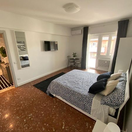 Отель Ytha Housse Roma Centro Экстерьер фото