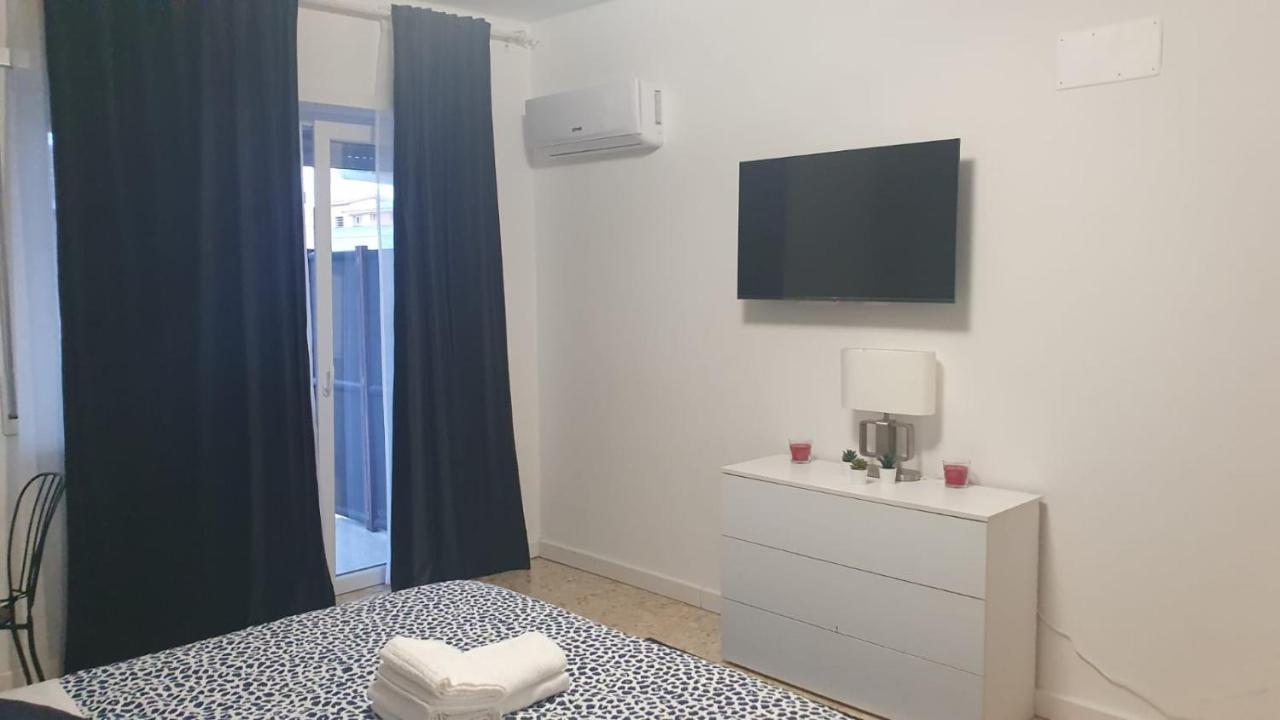 Отель Ytha Housse Roma Centro Экстерьер фото